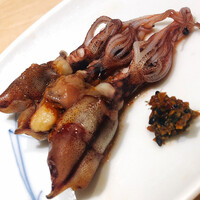 すし岩瀬 - ハシリの蛍烏賊。もう少しすると身が厚くなります。薬味は生七味