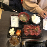 ホルモン処 89肉酒場 - 