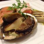 Chez Yokoi - アワビ、ホタテ、サーモンのパテ、生ハムの前菜。これだけでもボリューミーｗ