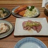 和牛もつ焼酒場 大八 - (左上から右へ)塩だれキュウリ、ハムカツ、モヤシの辛和え(お通し、おかわり自由)
親父のポテサラ、ハツ刺、もつぽん