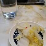 富士川食堂 - 白菜漬物　サービス