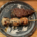 きんぼし - 下：つくね（コース内）評価＝○、上：きんぼし焼き（コース内）評価＝◎