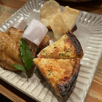 きんぼし - 手羽先唐揚げ（コース内）評価＝△、カニとホタテのキッシュ（コース内）評価＝○、焼きカマンベールチーズ（コース内）評価＝◎