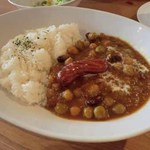 ポンム - カレーセット：ハーフカレー/お豆とソーセージカレー