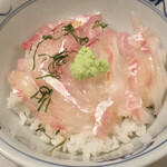 貝増商店 - 鯛の黒寿司を作って