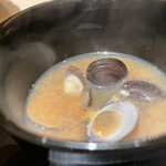 にい留 - 蜆赤出しが胃に染み渡ります