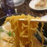 Raamen Gantetsu - 札幌麦伸堂の中太縮れ麺