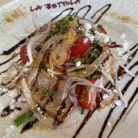 ラ・ベットラ・ダ・オチアイ ナゴヤ - PRANZO（ランチ）B（税込 3,960円）評価＝○：寒ブリの燻製のカルパッチョサラダ仕立て