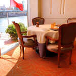 ナベノ-イズム - 居心地の良い清潔な店内