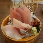 濱焼北海道魚萬 - セットの刺身盛合せ