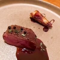 IL TEATRINO DA SALONE - ⚫ビュルゴー家のシャラン鴨　日向の炭