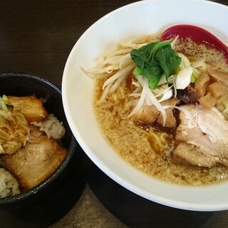 秀ラーメン_0