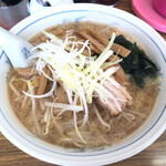 とんこつら～めん 一代 - メンマラーメン大盛り