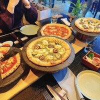 800°DEGREES ARTISAN PIZZERIA - 