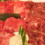 焼肉なべしま - なべしまカルビ（柔らかいハラミを使用）、黒毛和牛、タン塩