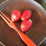 魚山亭 - この日のデザートは苺でした