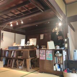 Hareto Keto Raw Chocolate & Detox Cafe_2