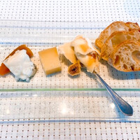 ミクニ マルノウチ - チーズはコースにはなく
                  追加しました