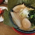 丸八商店 - 豚骨醤油特製ラーメン。1,100円