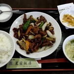 星宿飯店 - 星宿飯店　牛肉の黒胡椒炒め