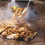 ～モチモチの極太生麺の焼きそば～