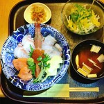 Bon'Ya - 新潟地魚の海鮮丼定食\900