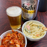 あおき食堂 - ビール(大)＋マカロニサラダ＋白菜キムチ