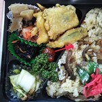 Jimbei - きのこの炊き込みご飯弁当(580円)