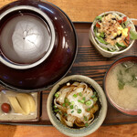 Sushi Masa - 上天丼は、蓋が付いて提供されます