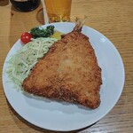 秘伝の味 つるや - もの凄いデカイあじフライ（笑）