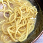 ゴル麺。 - 麺は中太でツルシコな食感でした。