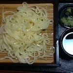あじ処 春 - もりうどん。めんがシコシコでコシがあります。量はちと少ないかな。