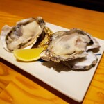 八重菊 - 兵庫県産 真牡蠣