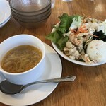 アメリカ屋 - 玉子スープとサラダバーのサラダ