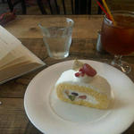 （ランチセット1150円）ケーキとアイスアールグレイ