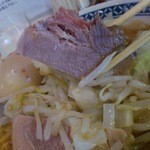 麺家 ぶんすけ - でかいホロ肉叉焼！
