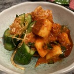 川崎名物 炭火焼肉 食道園 - キムチ盛り