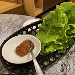 川崎名物 炭火焼肉 食道園 - サンチュ