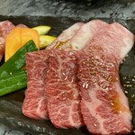 川崎名物 炭火焼肉 食道園 - の右サイド