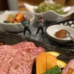 川崎名物 炭火焼肉 食道園 - 旨そうだな！