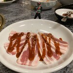 川崎名物 炭火焼肉 食道園 - 豚カルビ