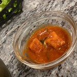 川崎名物 炭火焼肉 食道園 - 味変用キムチ