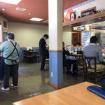 新華園 - 店内はこんな雰囲気♪