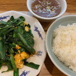 平和軒 - ニラ玉定食