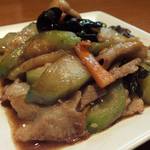 福建家庭料理 旬の香 - 「へちまと豚肉のコク炒め」：ムチッ！と トロッ！と、豚肉のコクと蒼い香り♪