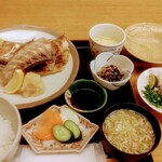 丸新 - 太刀魚カブト焼き定食(1780円)