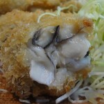 まるは食堂 - 牡蠣フライのアップ