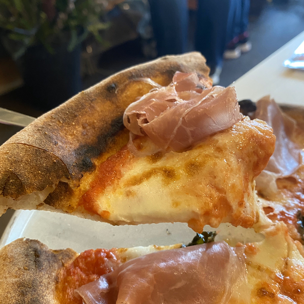 Brook Pizzeria ブルック ピッツェリア 泊 ピザ 食べログ