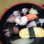 傳七寿司 - 寿司は8貫