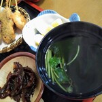 傳七寿司 - お吸物　小鉢　リンゴ
